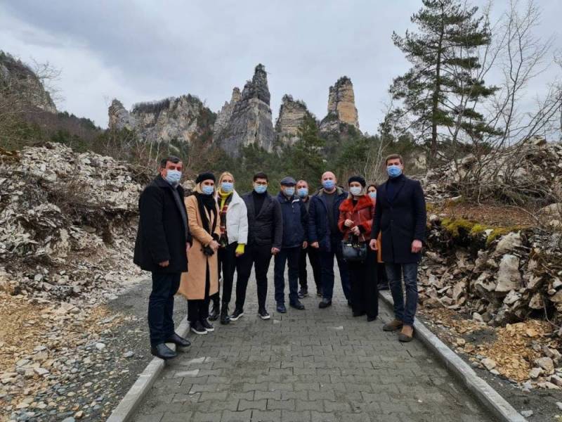 ევროკავშირის ტექნიკური მხარდაჭერის პროექტის წარმომადგენლების ვიზიტი რაჭა-ლეჩხუმ...